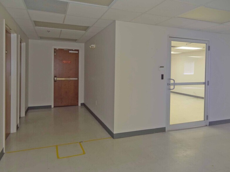 More Photos Of 1311-1319 Pineview Dr, Morgantown Medical For Lease