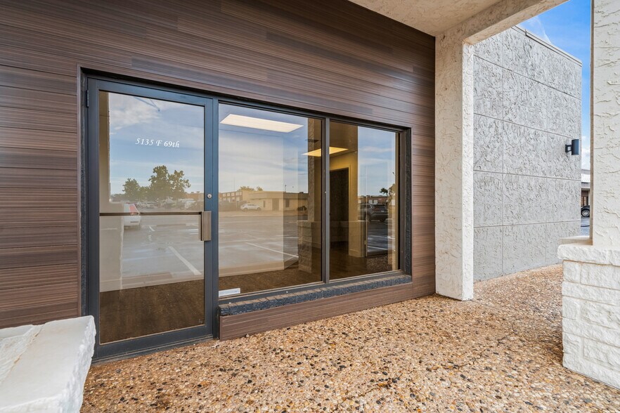 More Photos Of 5135 69th St, Lubbock Freestanding For Lease
