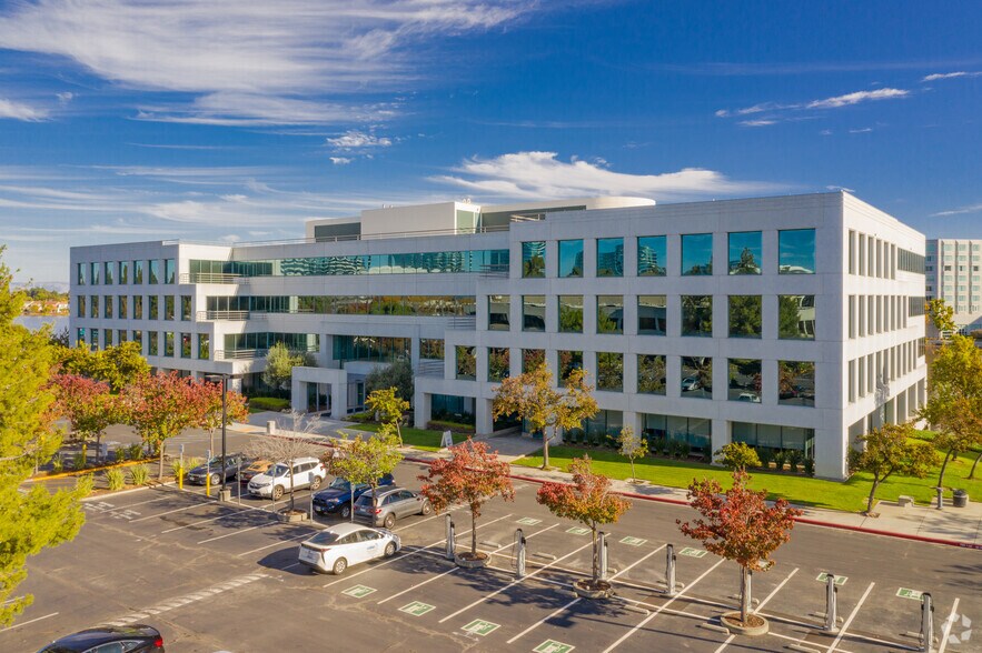 More Photos Of 3 Lagoon Dr, Redwood City Office For Lease