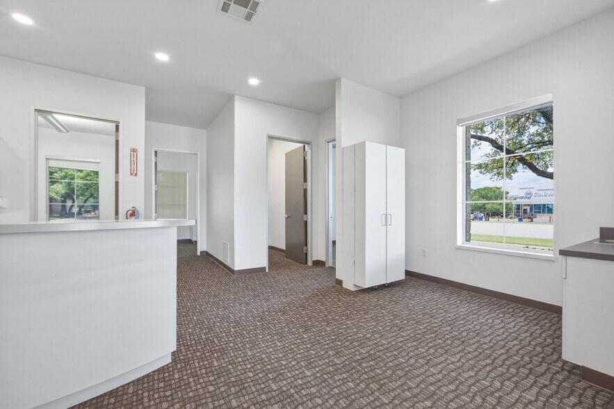 More Photos Of 12171 W Parmer Ln, Cedar Park Medical For Lease
