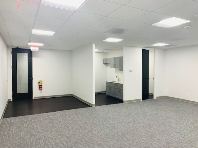 More Photos Of 1350 E Touhy Ave, Des Plaines Office For Lease