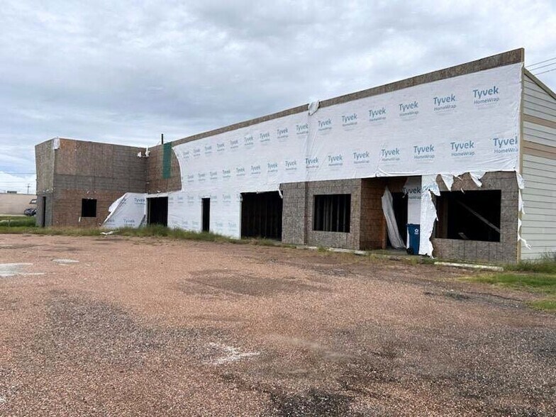 More Photos Of 914 S Broadway St, La Porte Restaurant For Sale