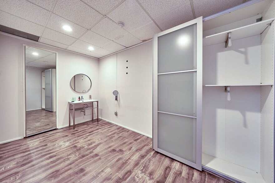 More Photos Of 519 E Washington Blvd, Los Angeles Warehouse For Lease