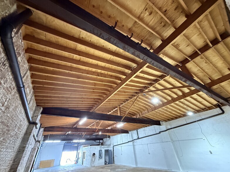 More Photos Of 4547-4549 E Thompson St, Philadelphia General Retail For Lease