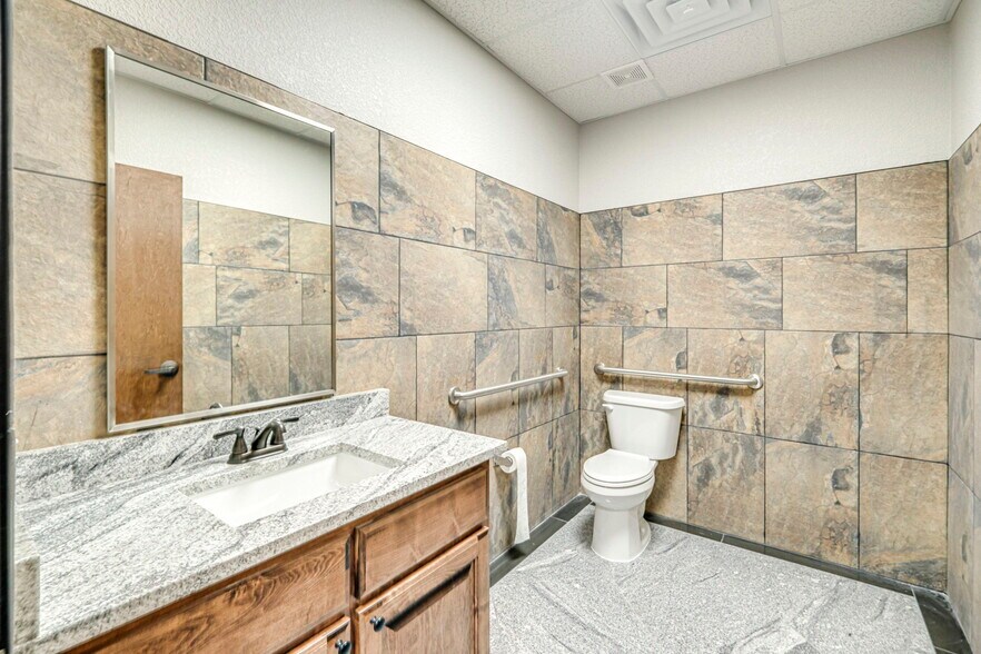 More Photos Of 16791 W Basin St, Odessa Warehouse For Sale