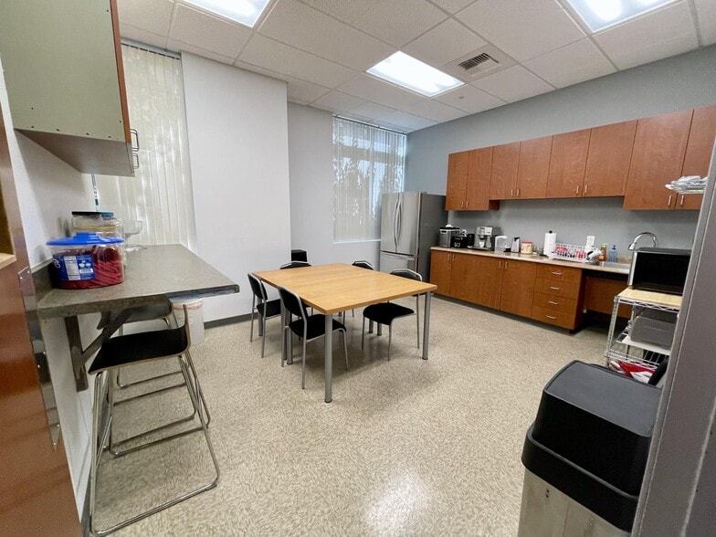 More Photos Of 5814-5826 Lonetree Blvd, Rocklin Flex For Lease