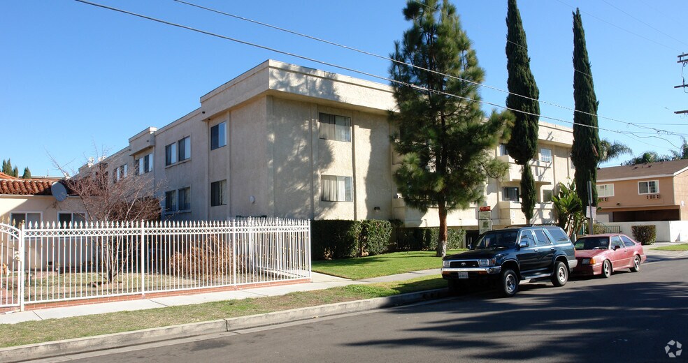 More Photos Of 15329 Vose St, Van Nuys Apartments For Sale
