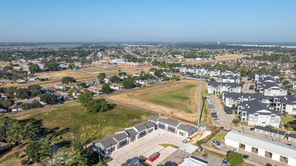 More Photos Of 11606 Westlock Dr, Tomball Medical For Lease