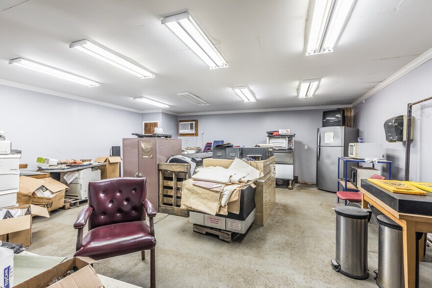 More Photos Of 700 E Texas Ave, Rayne Warehouse For Sale