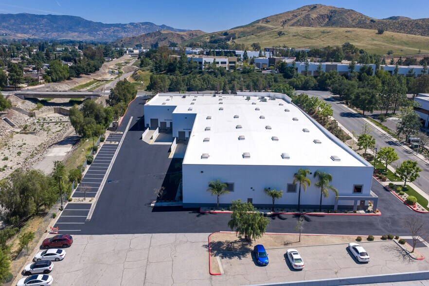 More Photos Of 3987 Heritage Oak Ct, Simi Valley Manufacturing For Lease