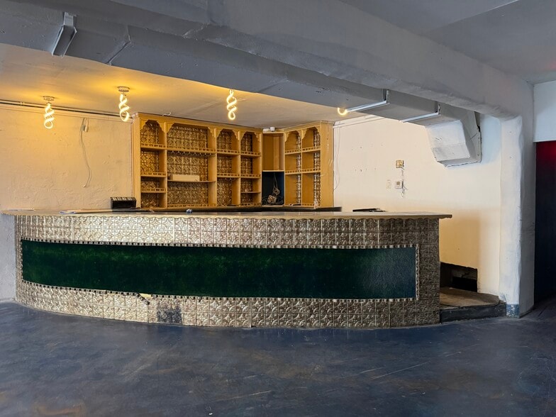 More Photos Of 1929 Hollywood Blvd, Hollywood Storefront For Lease