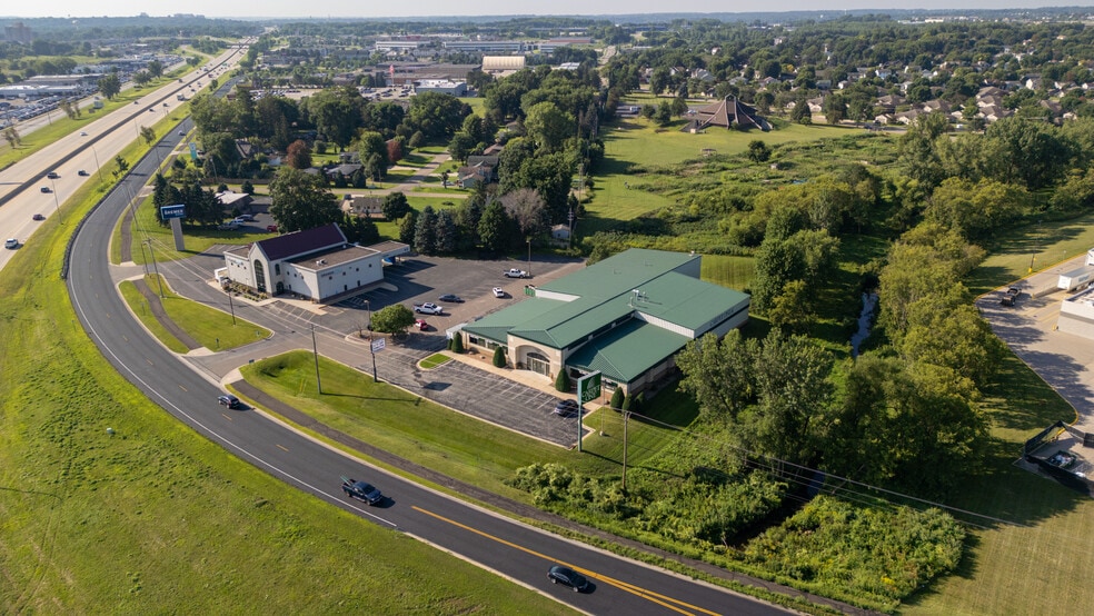 More Photos Of 5139 Highway 52 N, Rochester Freestanding For Lease