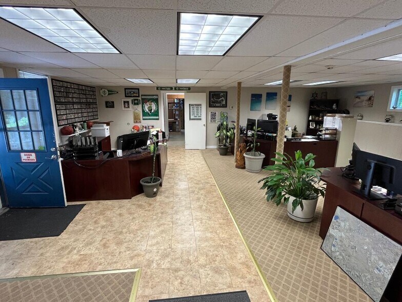 More Photos Of 284 Merrow Rd, Tolland Office For Lease