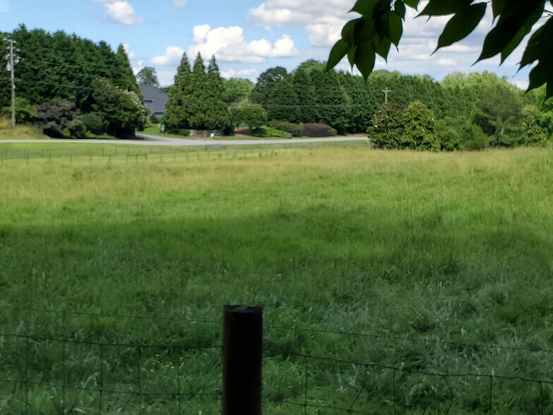 More Photos Of 999 Settles Rd, Suwanee Land For Lease