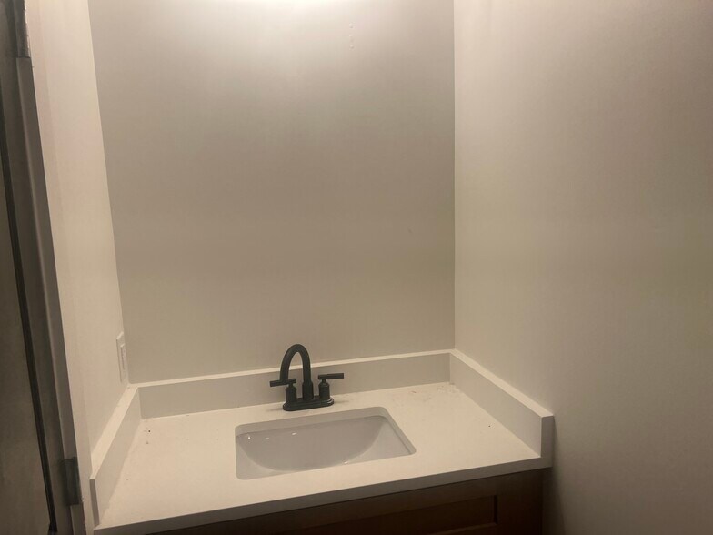 More Photos Of 205 Walker St, Franklin Multifamily For Lease