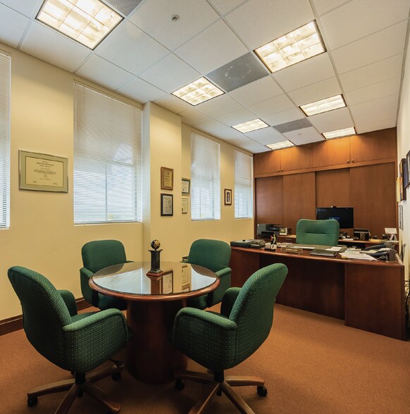 More Photos Of 6701 S Red Rd, South Miami Medical For Sale