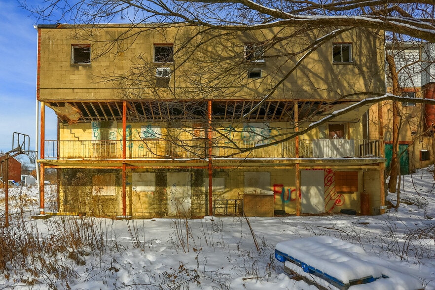 More Photos Of 225 Moon Clinton Rd, Coraopolis Warehouse For Sale