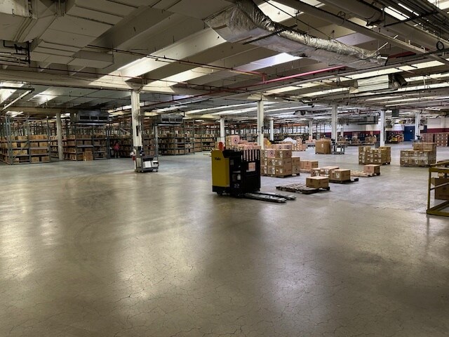 More Photos Of 370 JD Yarnell Industrial Pky, Clinton Distribution For Lease