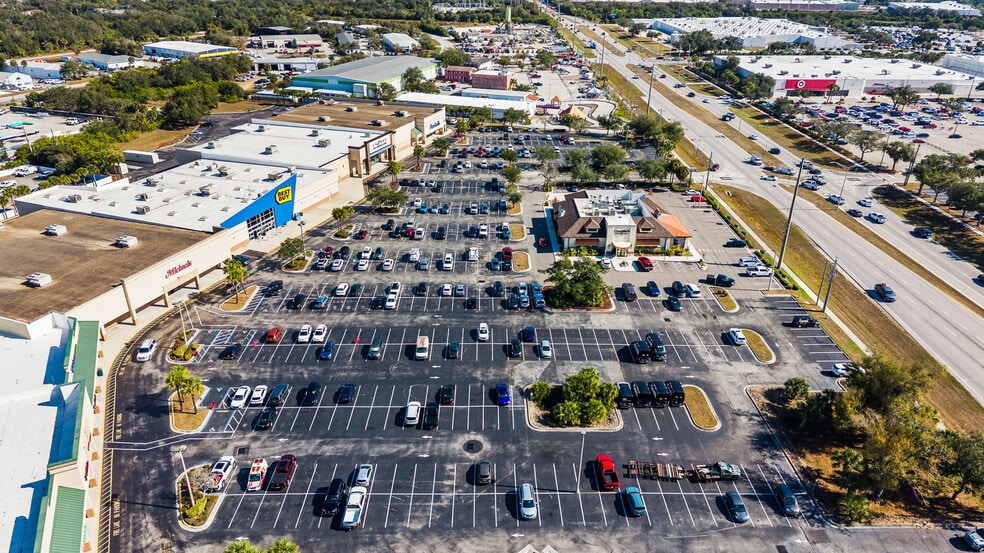 More Photos Of 18500 Veterans Blvd, Port Charlotte General Retail For Sale