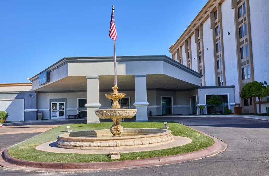 More Photos Of 441 Rio Concho Dr, San Angelo Hotel For Sale