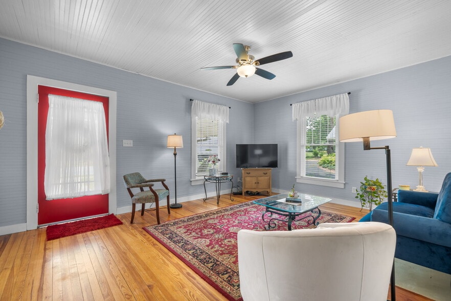 More Photos Of 3084 W Main St, Claremont Office For Sale