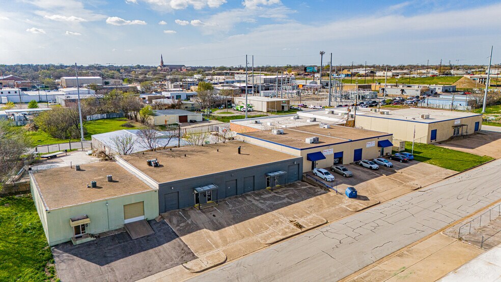 More Photos Of 3216-3220 S Jones St, Fort Worth Warehouse For Sale
