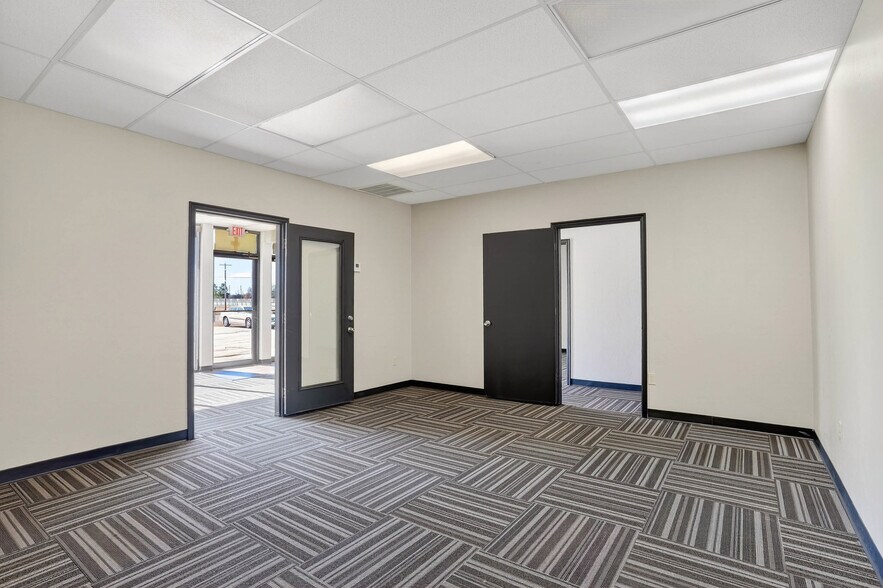 More Photos Of 17311 NE 23rd St, Choctaw Office For Lease