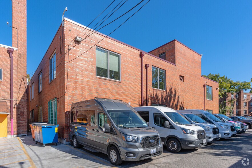 More Photos Of 1230 Taylor St NW, Washington Office For Sale