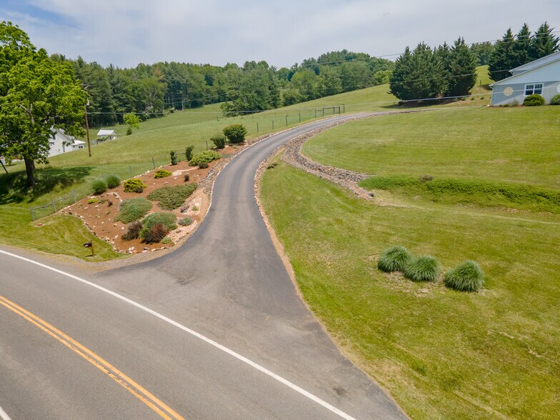 More Photos Of 1266 E Stuart Dr, Hillsville Industrial For Sale
