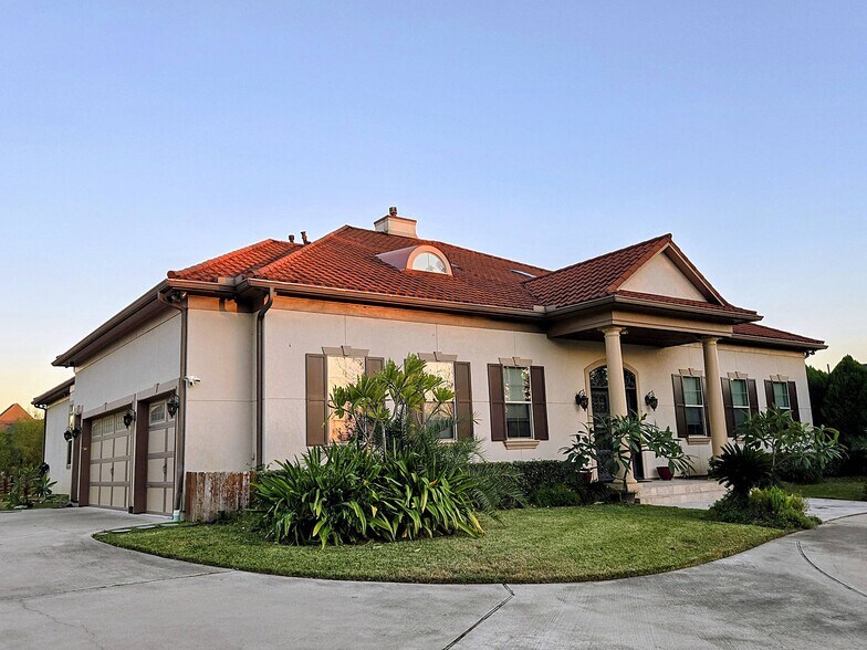 More Photos Of 3130 Bowser Rd, Fulshear Specialty For Sale