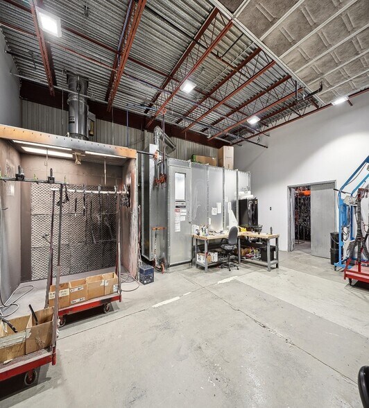 More Photos Of 3075 Rue Sainte-Catherine E, Montréal Warehouse For Sale