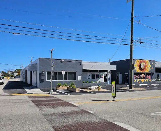More Photos Of 2212-2216 N Dixie Hwy, Wilton Manors Storefront Retail Office For Lease