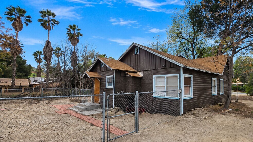 More Photos Of 11139 Laurel Ave, Bloomington Land For Sale
