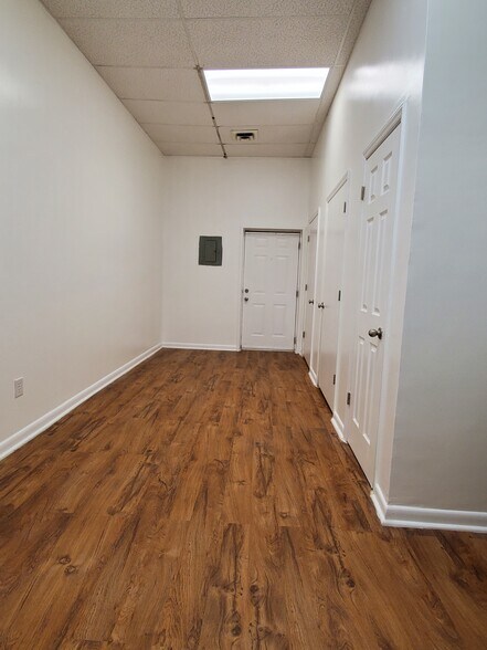 More Photos Of 4665 Brownsboro Rd, Winston-Salem Freestanding For Sale