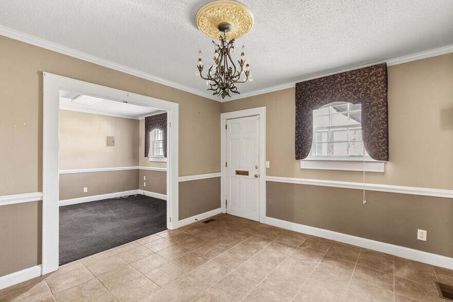 More Photos Of 302 N White St, Lancaster Office For Sale