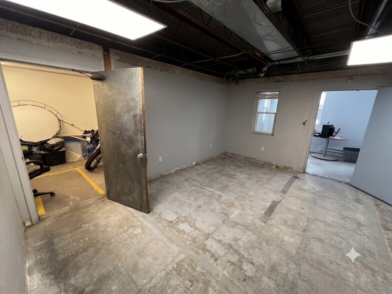 More Photos Of 1457 W Maple Ave, Denver Warehouse For Lease