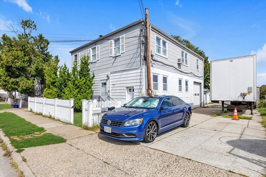 More Photos Of 105 Eastern Blvd, Baldwin Multifamily For Sale