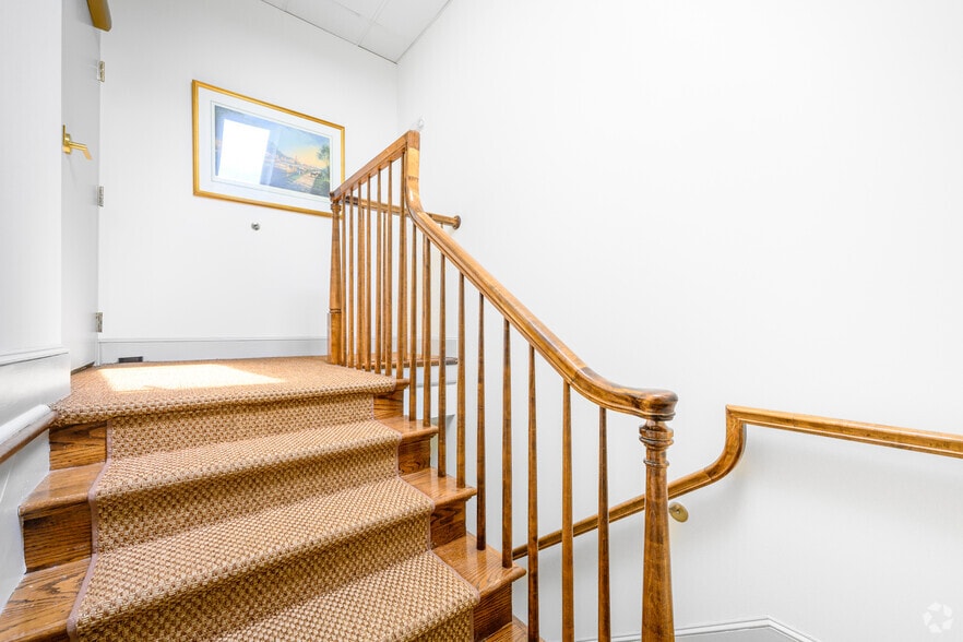 More Photos Of 600 Cameron St, Alexandria Office For Lease