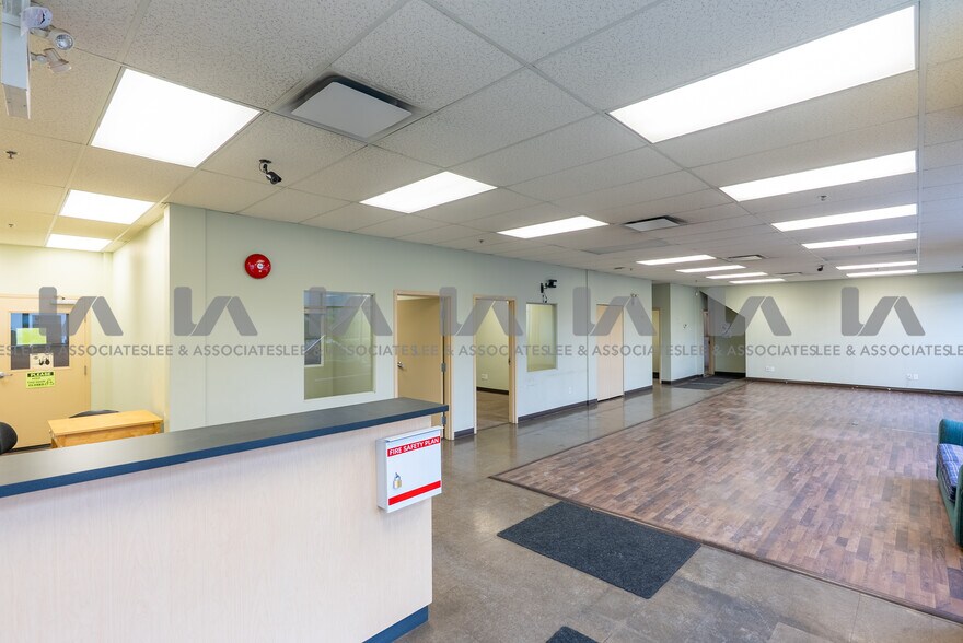 More Photos Of 18800-18806 96th Ave, Surrey Warehouse For Lease