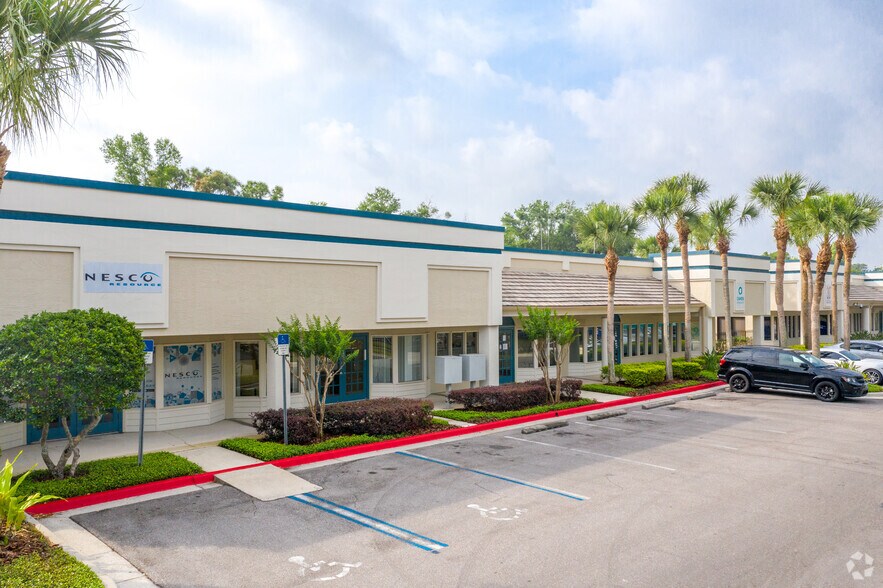 More Photos Of 110-210 Wilshire Blvd, Casselberry Office For Lease