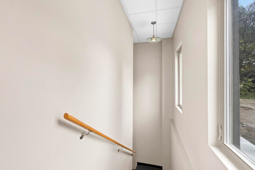 More Photos Of 1006 Ash St, Eudora Loft Creative Space For Lease