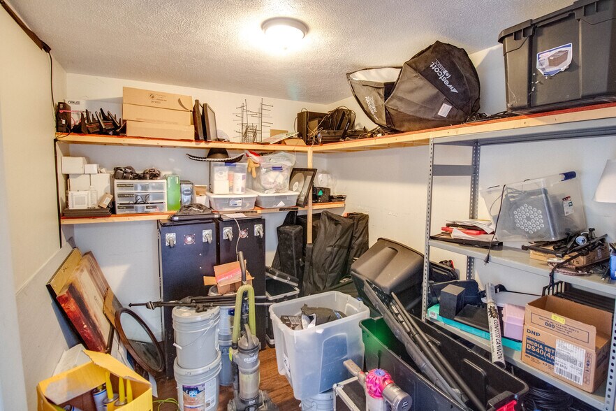 More Photos Of 200 Mounts st, Carlinville Industrial For Sale