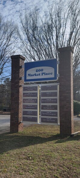 More Photos Of 200 Market Pl, Roswell Office Residential For Lease