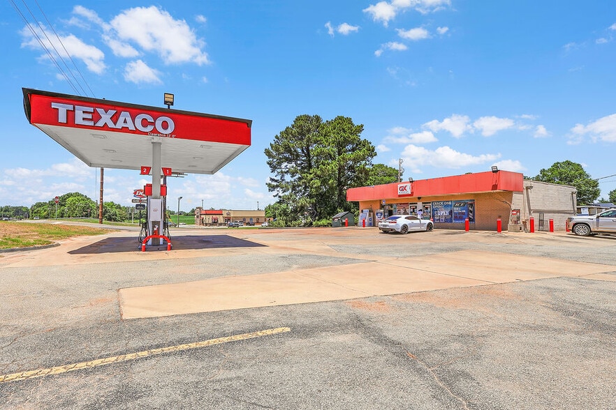 More Photos Of 201 US Highway 1 Byp S, Louisville General Retail For Sale