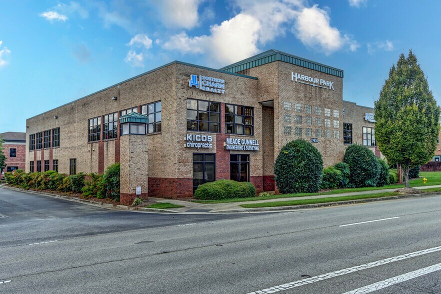 More Photos Of 19810 W Catawba Ave, Cornelius Office For Lease