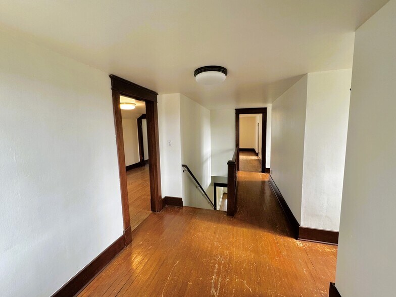 More Photos Of 106 E Cedar St, Goodlettsville Office Residential For Sale