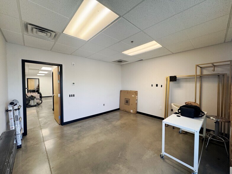 More Photos Of 824 S Auto Mall Dr, American Fork Warehouse For Lease