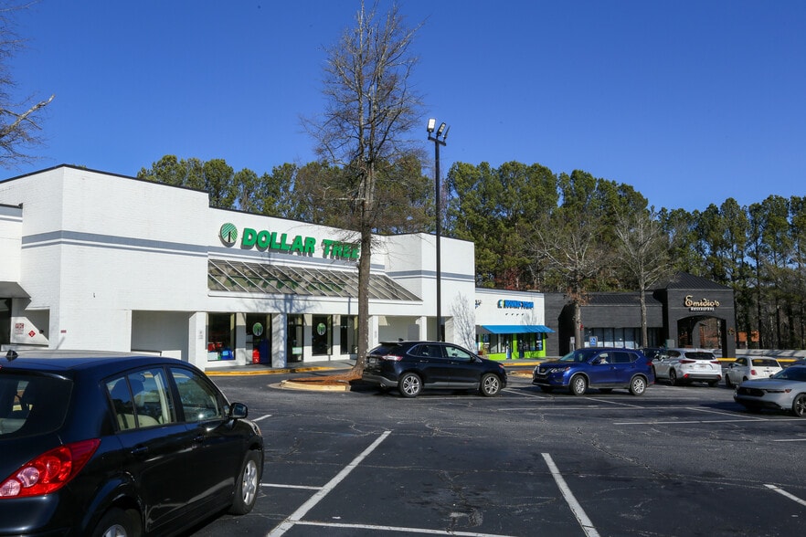 More Photos Of 8610 Roswell Rd, Atlanta Unknown For Lease