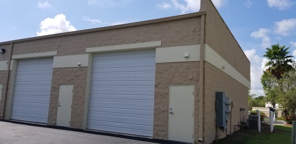 More Photos Of 24610 Sandhill Blvd, Punta Gorda Light Distribution For Lease