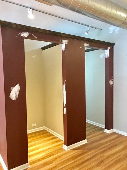 More Photos Of 7439 Madison St, Forest Park Storefront Retail Office For Lease